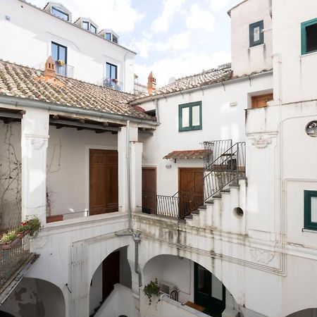 Qu4Ttro I Domo House Apartamento Salerno Exterior foto